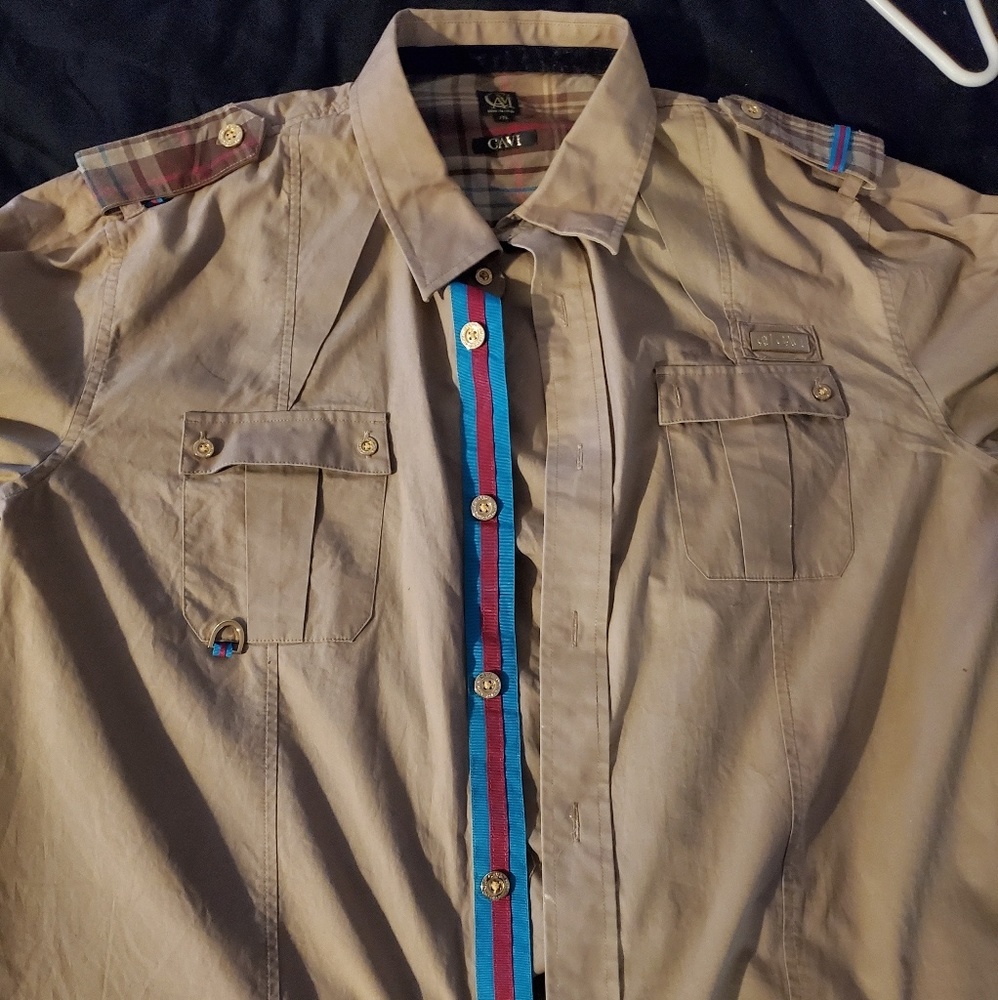 Cavi button up